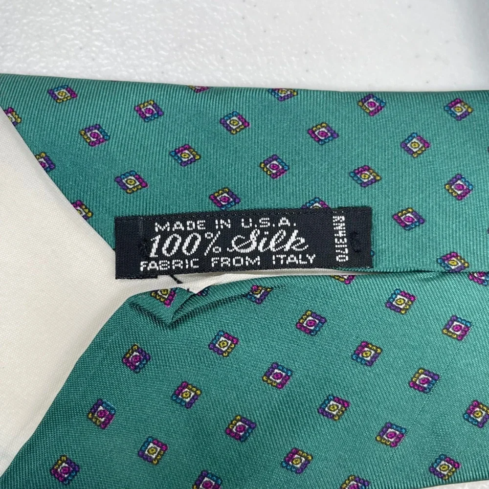 Vintage Geoffrey‎ Beene Necktie Tie Green Geometric Medallion Italian Silk USA